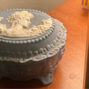 Ceramic jewelry box or trinket case with Cameo.